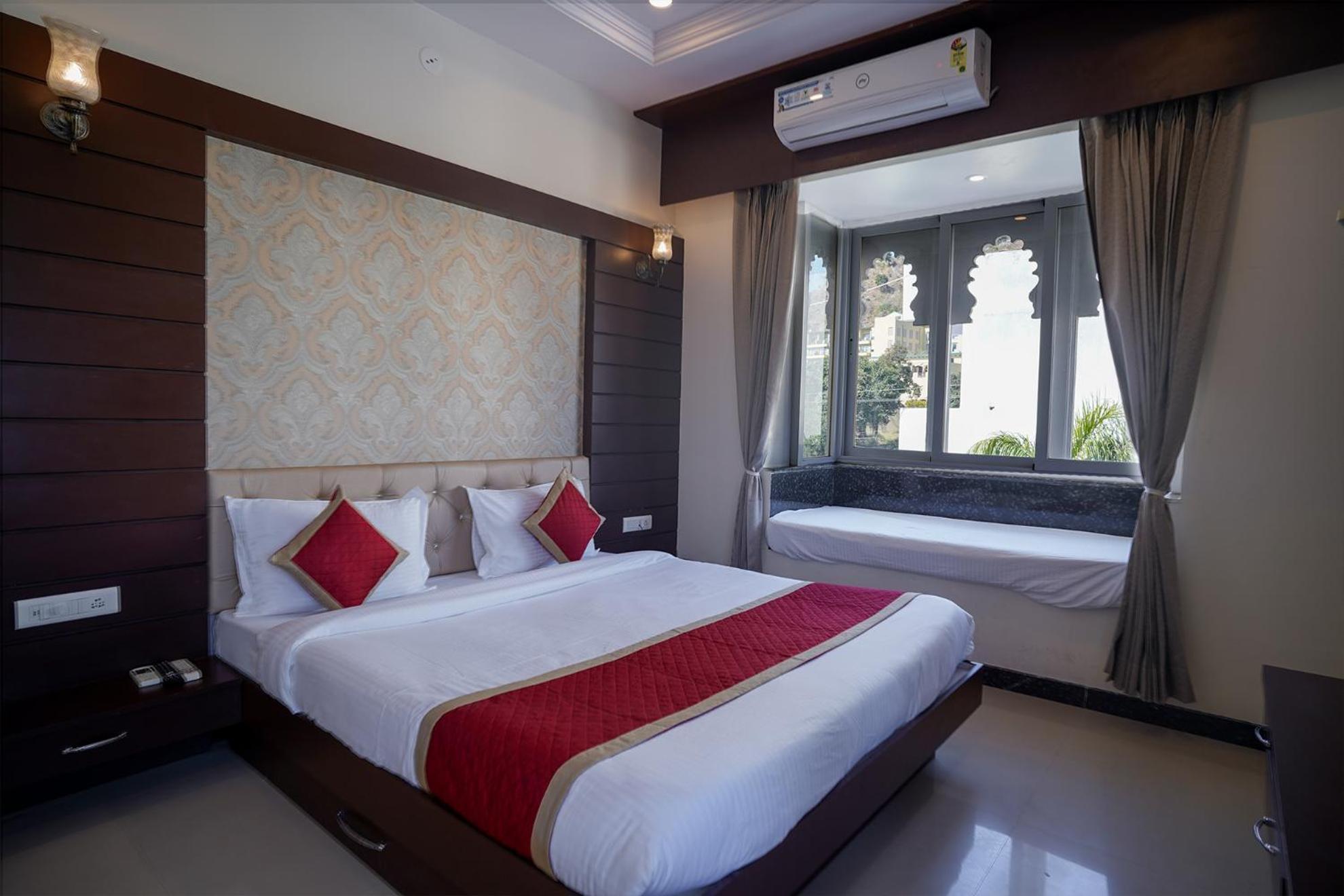 Tiger'S Trail Hotel & Food Court Kumbhalgarh Bagian luar foto