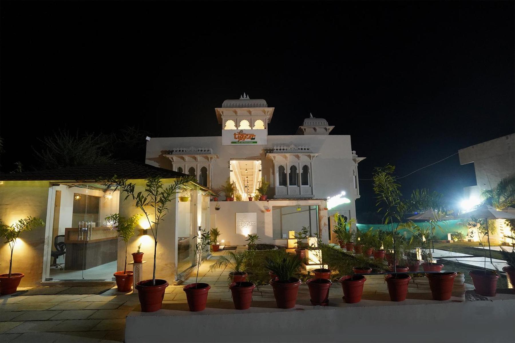 Tiger'S Trail Hotel & Food Court Kumbhalgarh Bagian luar foto