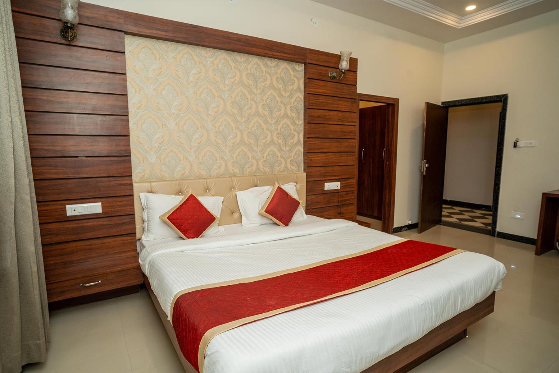 Tiger'S Trail Hotel & Food Court Kumbhalgarh Bagian luar foto