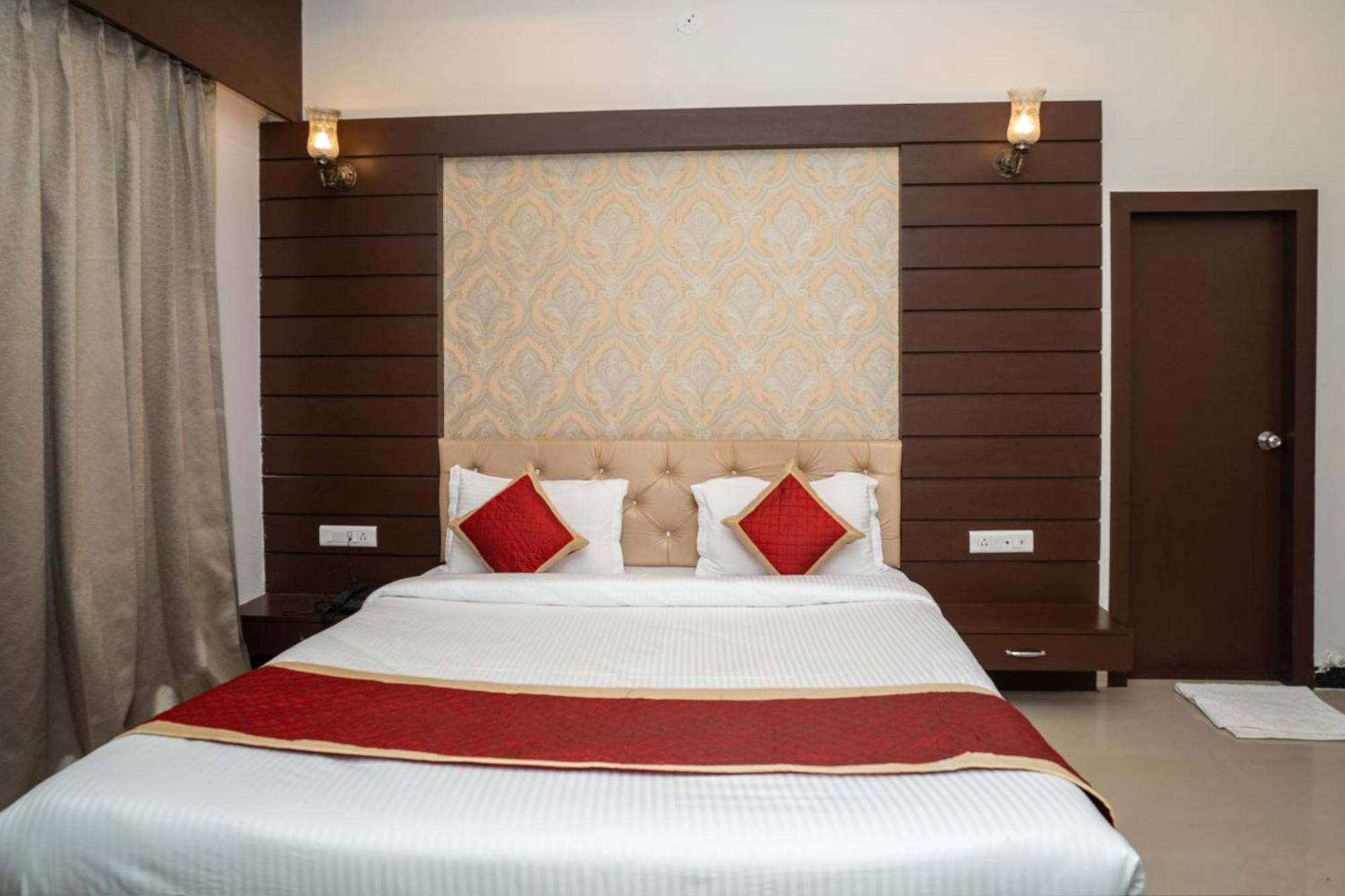 Tiger'S Trail Hotel & Food Court Kumbhalgarh Bagian luar foto