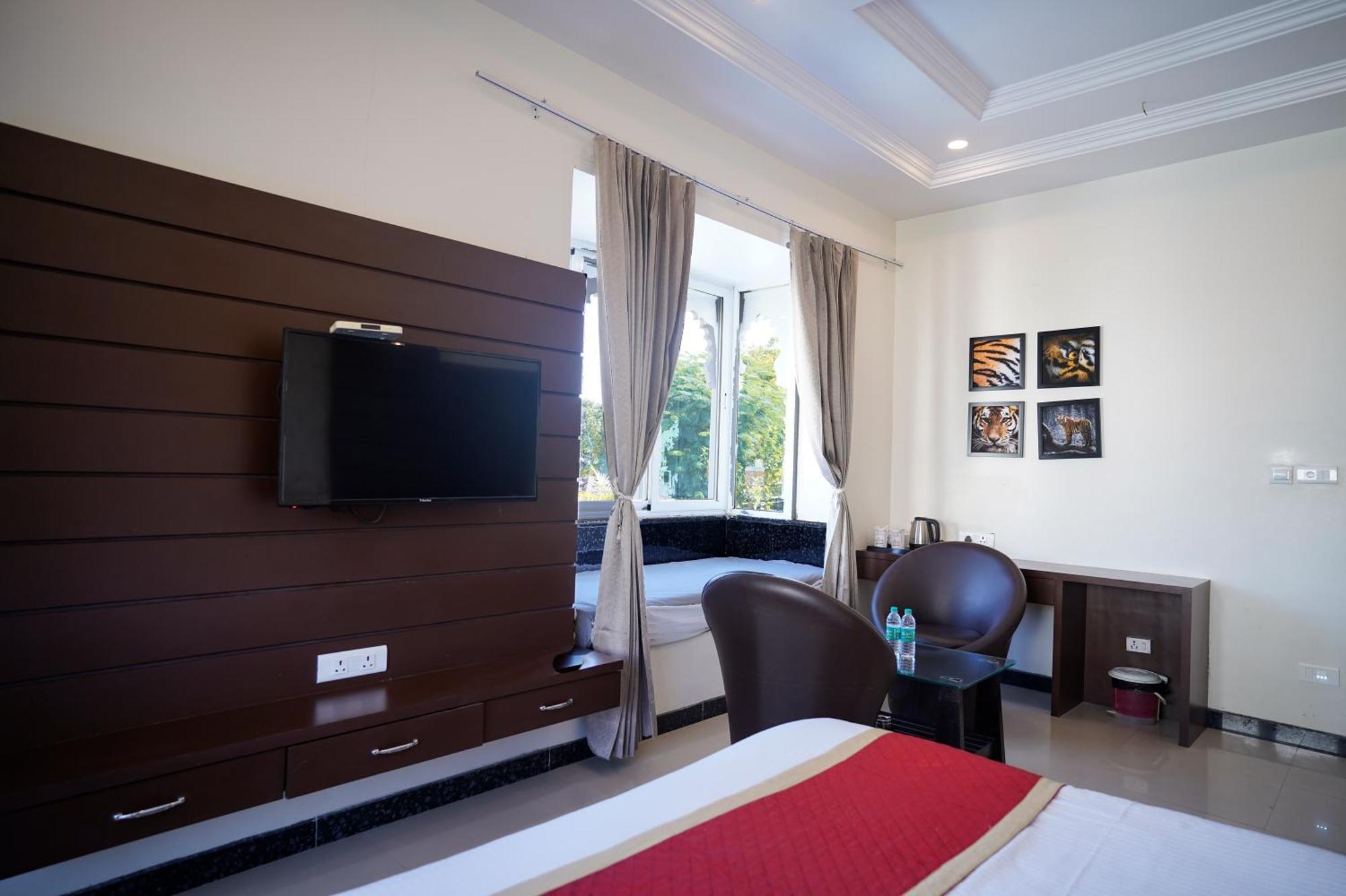 Tiger'S Trail Hotel & Food Court Kumbhalgarh Bagian luar foto
